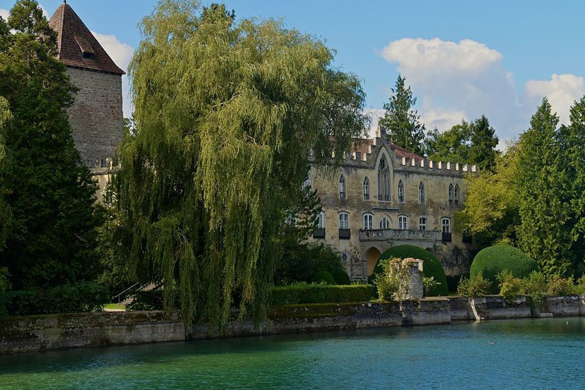 Schloss Gottlieben Ein Wasserschloss Mit Kulturhistorischer Bedeutung Schloss Gottlieben Ein Wasserschloss Mit Kulturhistorischer Bedeutung